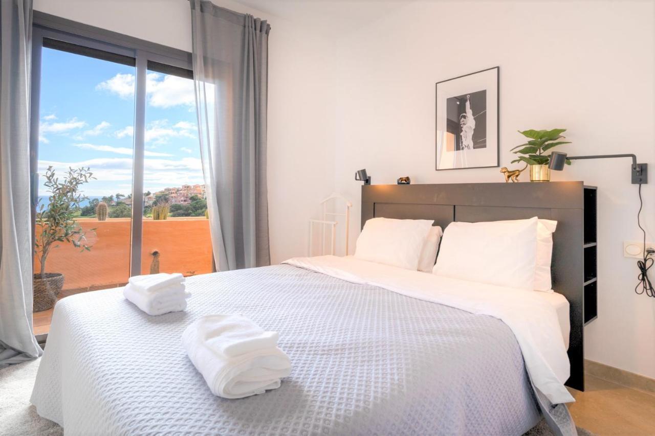 9 Penthouse With Amazing Sea Views, Close To Golf Manilva Duquesa Exterior foto
