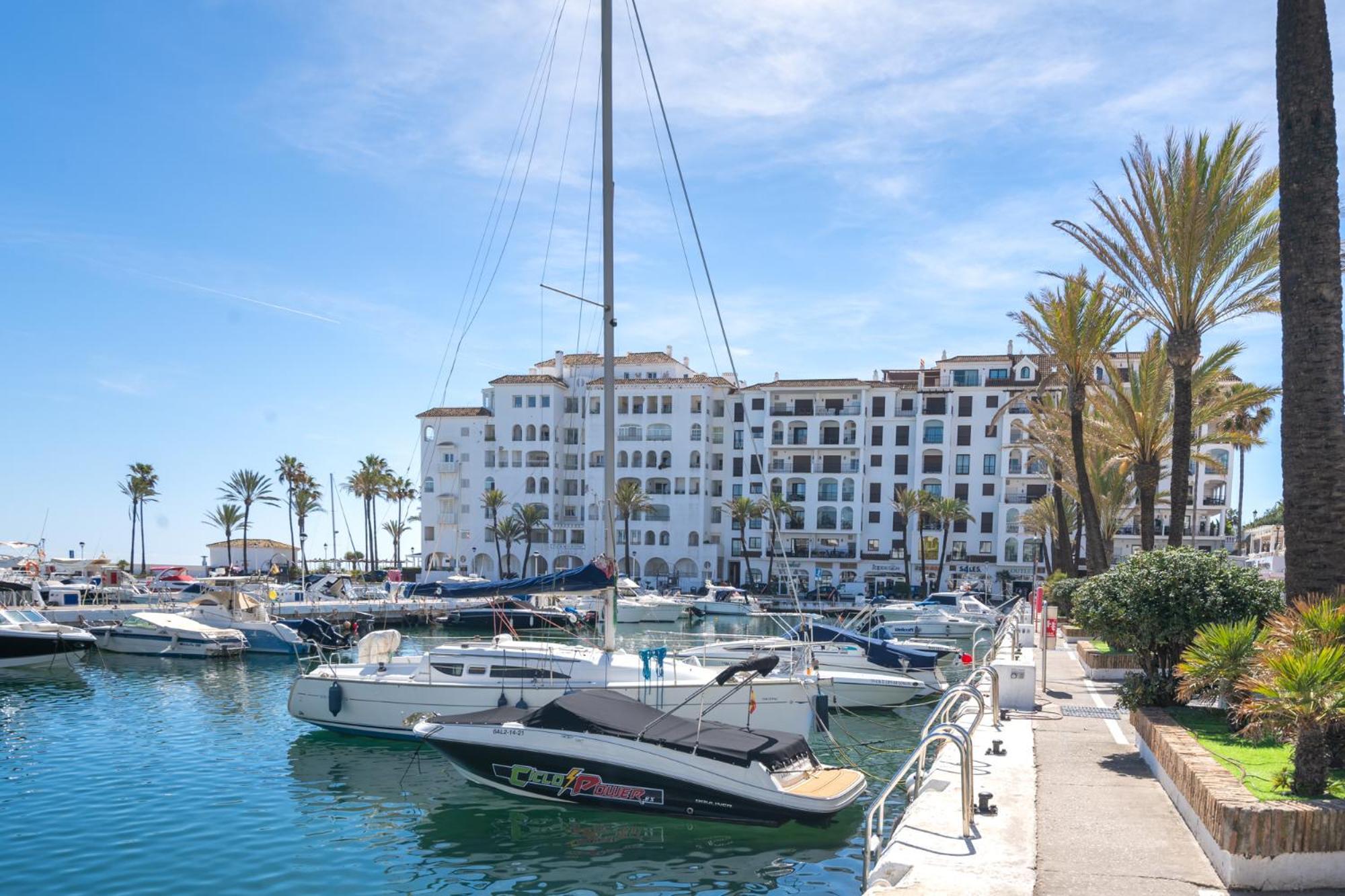 9 Penthouse With Amazing Sea Views, Close To Golf Manilva Duquesa Exterior foto